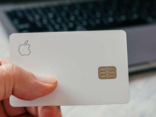 Apple To Introduce Card Sharing