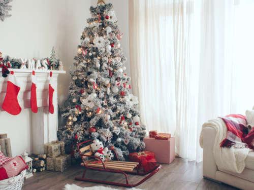 10 Holiday Living Rooms We Want To Copy