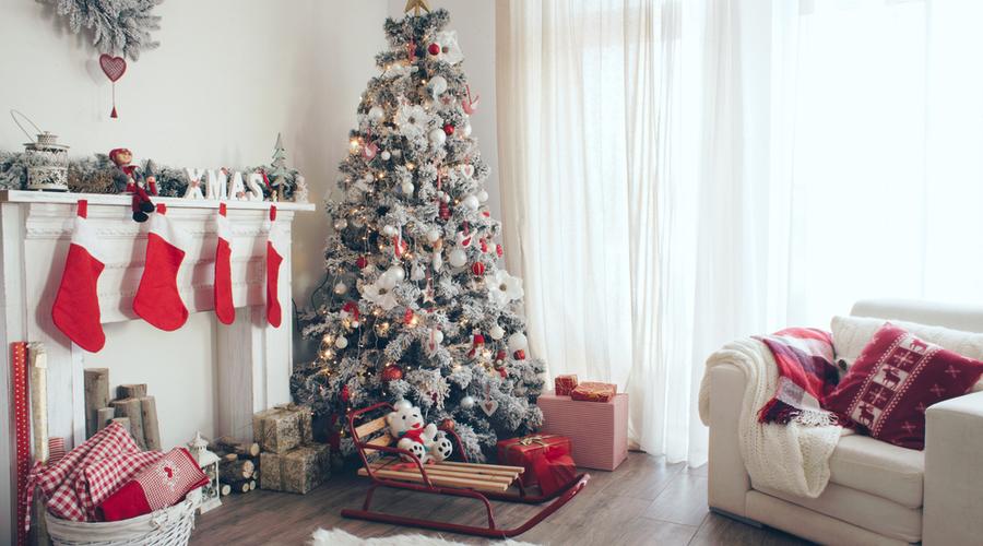 10 Holiday Living Rooms We Want To Copy